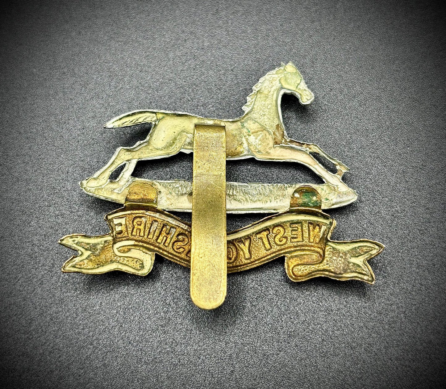 WW1 Royal Yorkshire Regiment Cap Badge And Shoulder Title