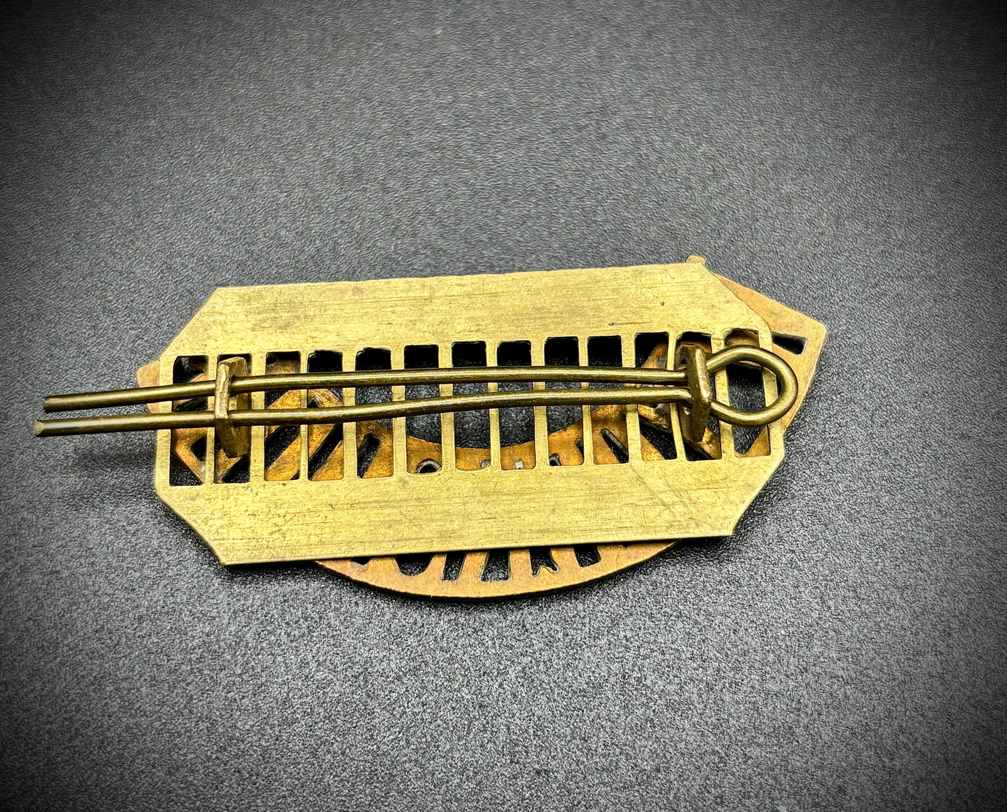 WW1 Royal Yorkshire Regiment Cap Badge And Shoulder Title