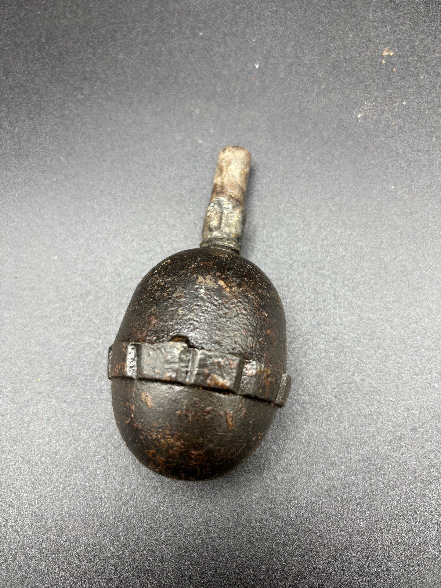 WW1 'cut away' German Egg Grenade (Model 17 Eierhandgranate)