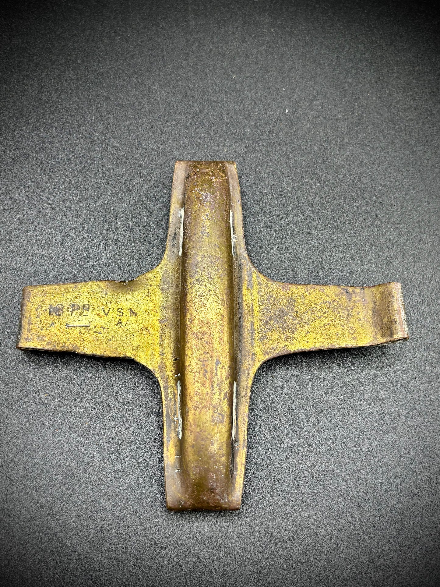 WW1 18pdr shell case protector clip