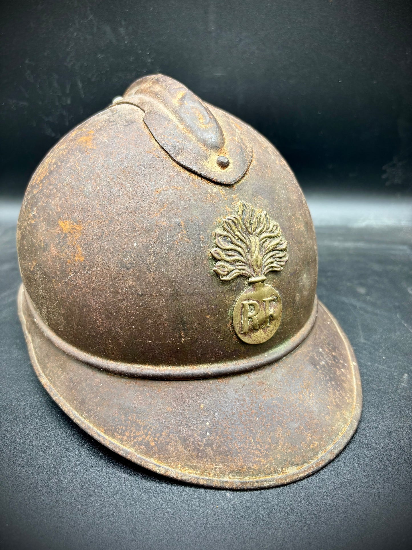 WW1 French Adrian Helmet With Intriguing Badge