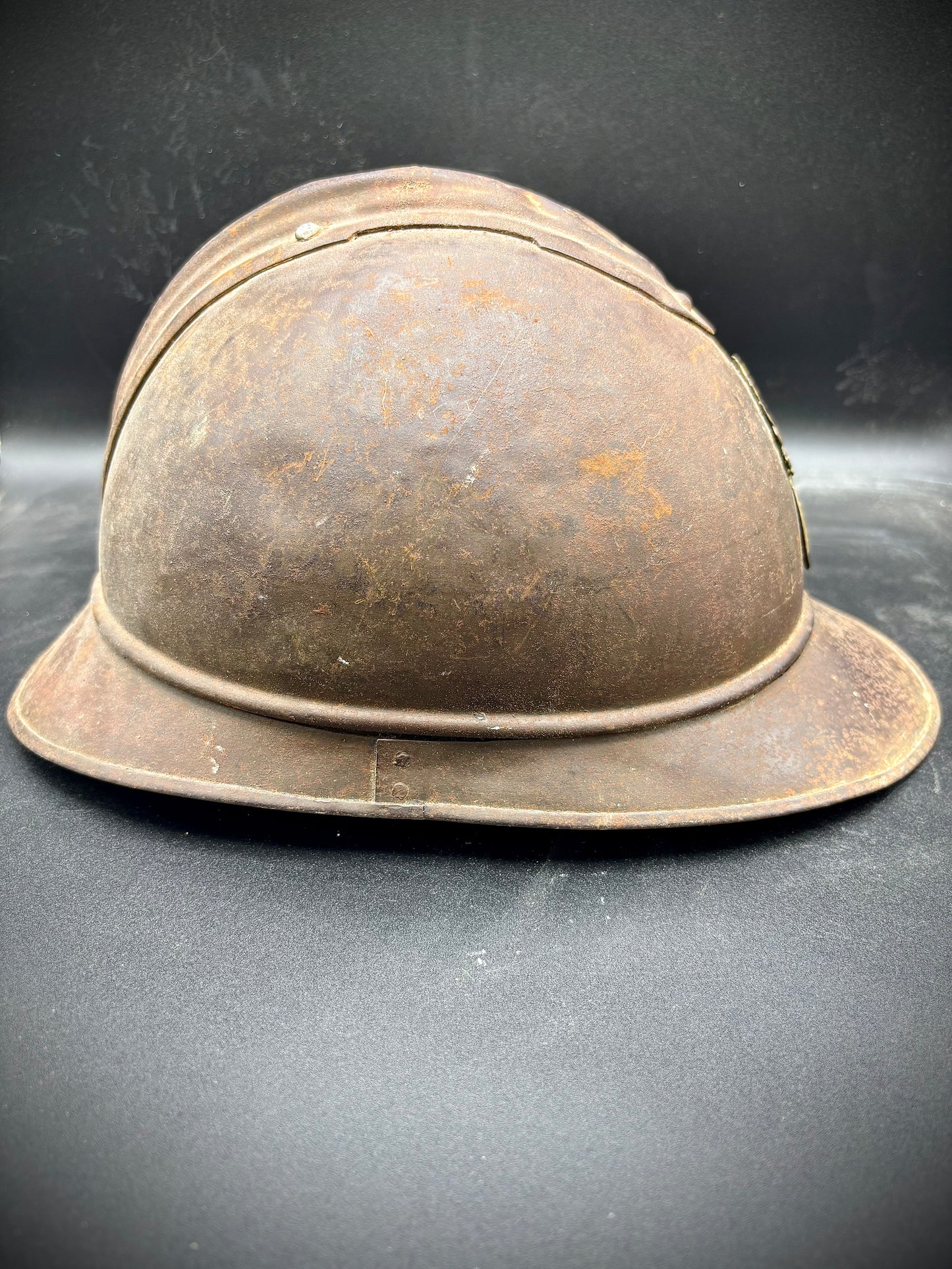 WW1 French Adrian Helmet With Intriguing Badge