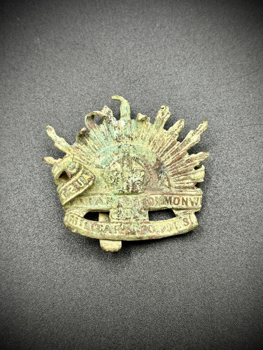 WW1 Australia Cap Badge Somme Find