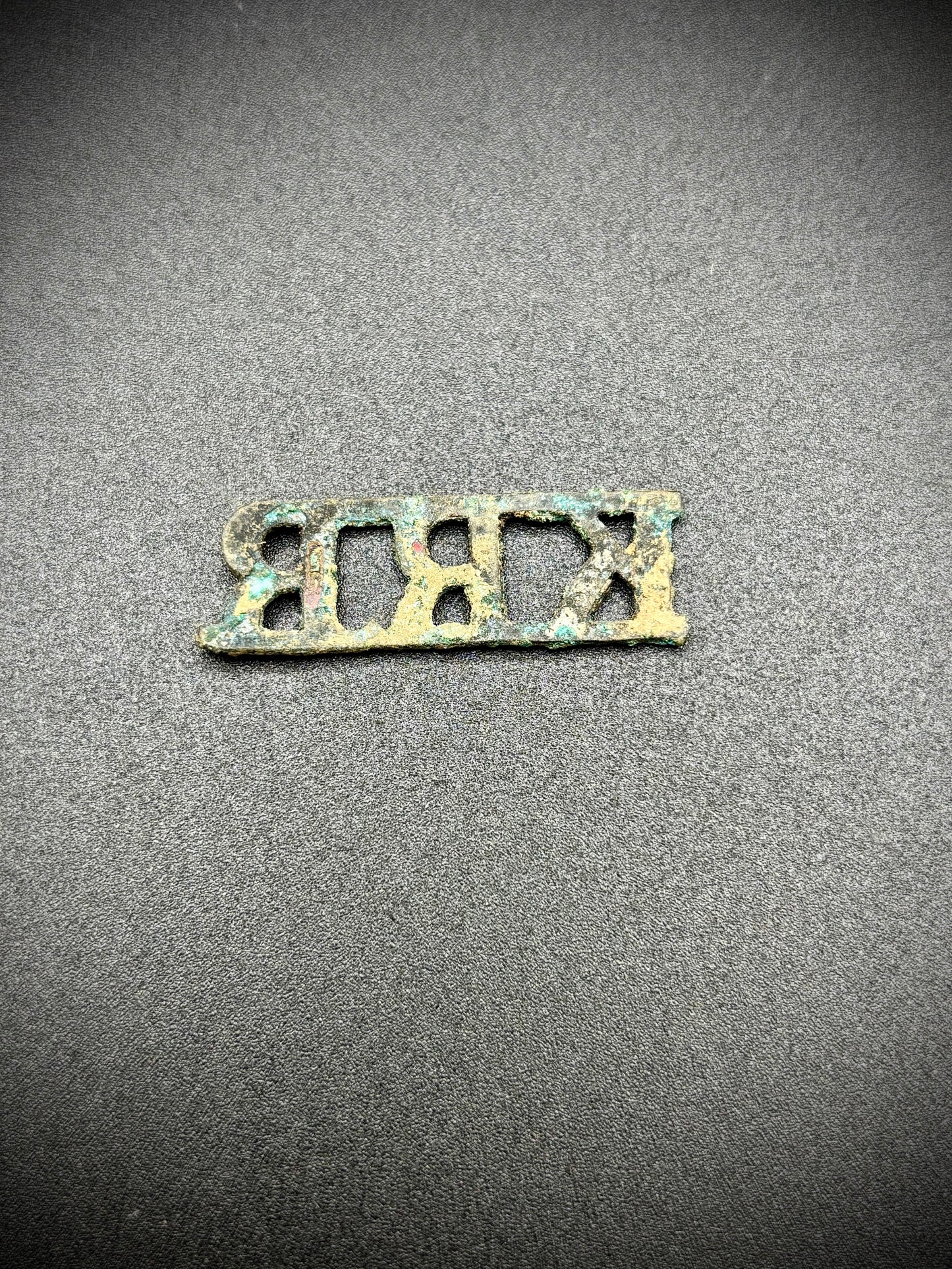 WW1 Kings Royal Rifle Corps Shoulder Title Somme Find