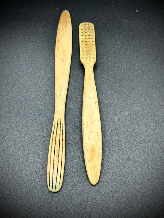 WW1 Tooth Brushes Found On The Somme