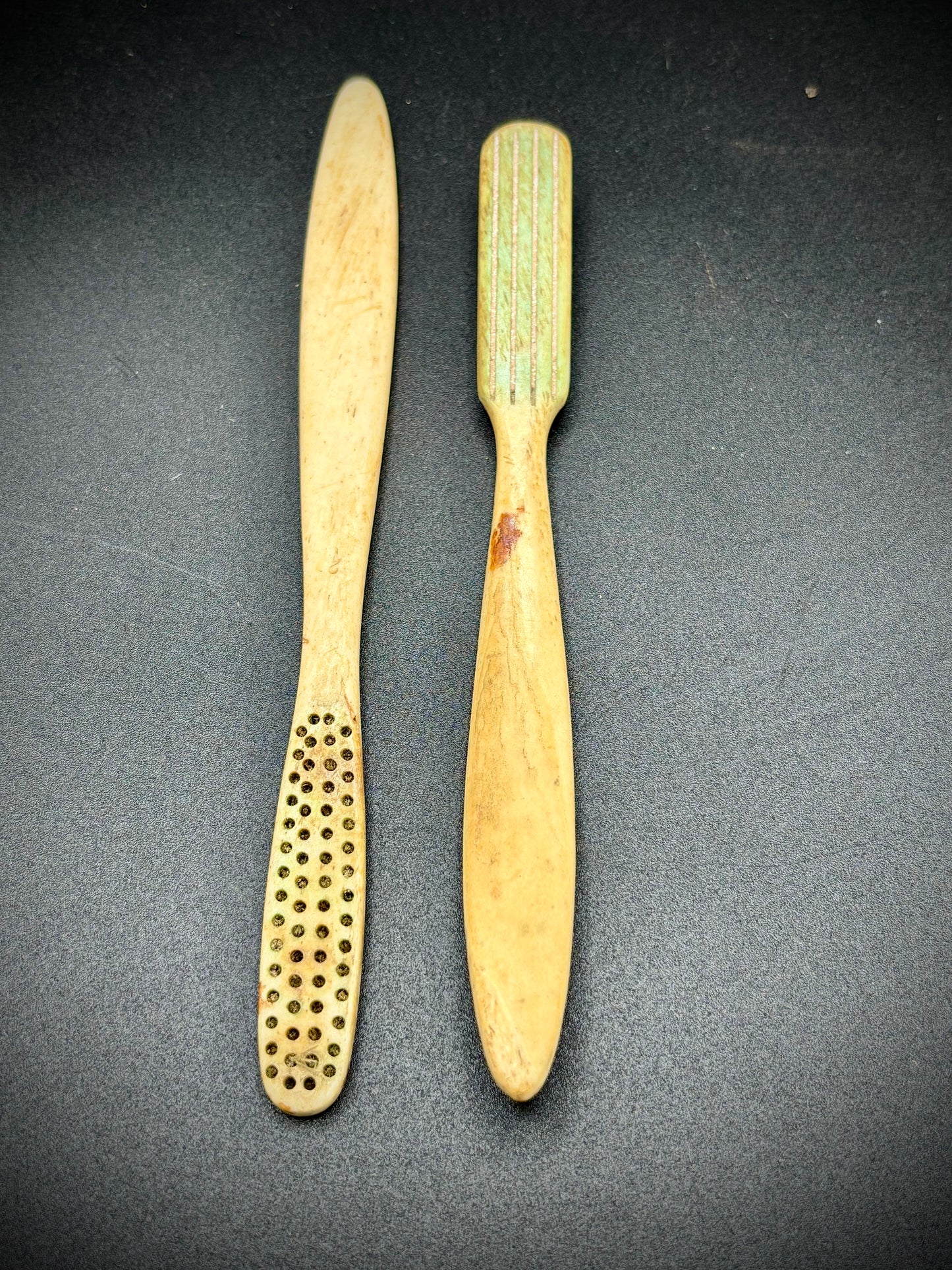 WW1 Tooth Brushes Found On The Somme
