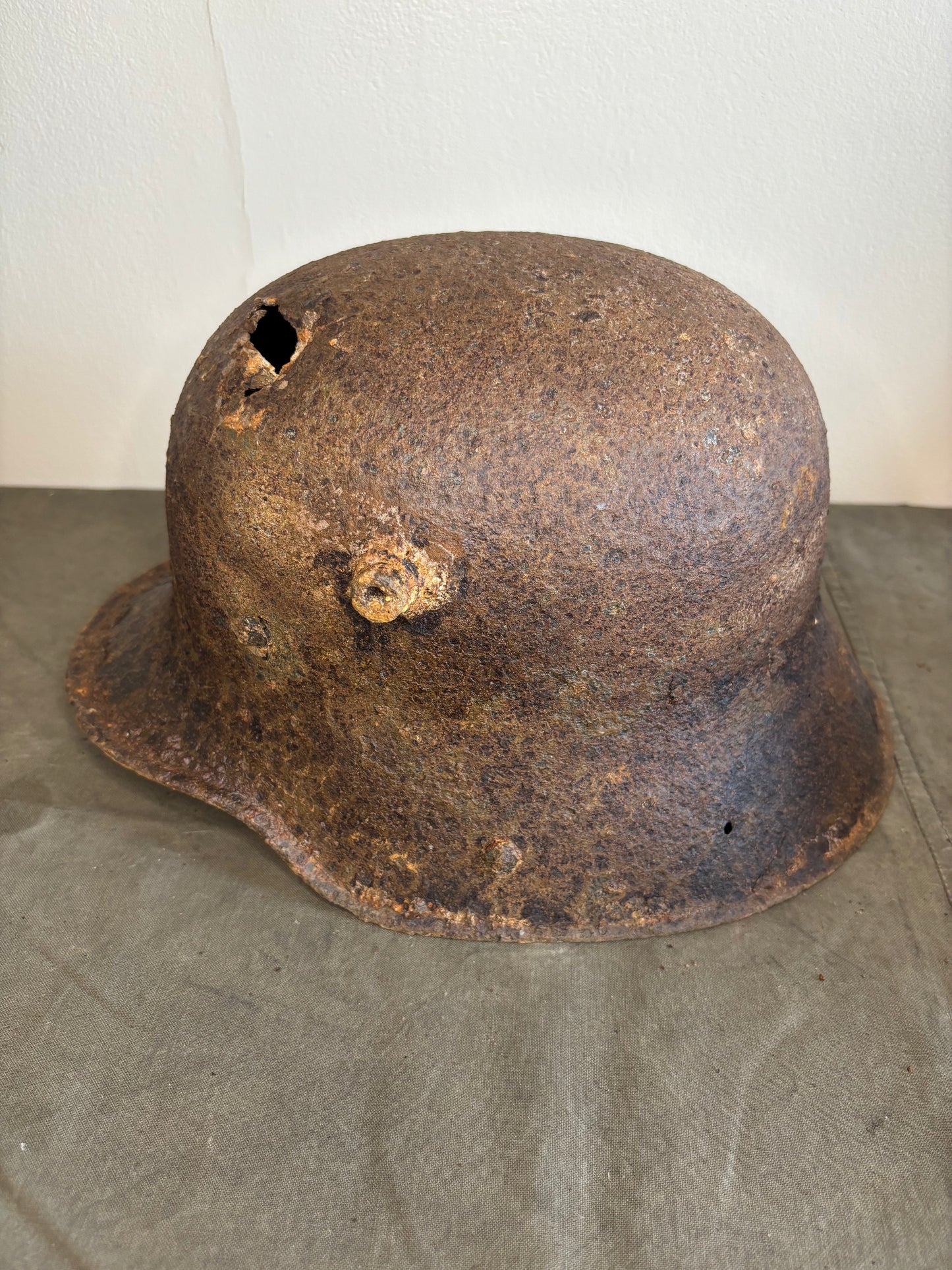 WW1 Battle Damaged M16 German Helmet Somme Find